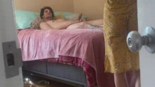 My mom walked in on me masturbating and she didn’t leave! [MF] MILF