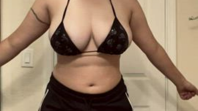 I hope at least 2 dudes thing my tits are beautiful here