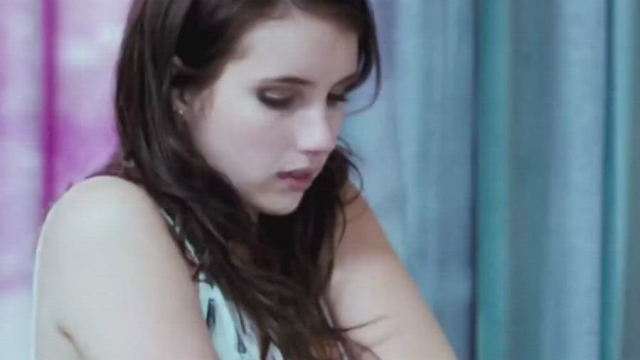 Emma Roberts in 4.3.2.1