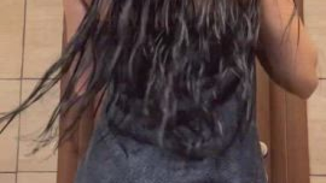 React if I can send u nudes daily