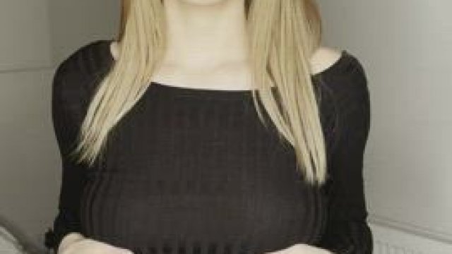 22, college girl, here to have naughty fun ð??¦Very interactive Instant Premium 