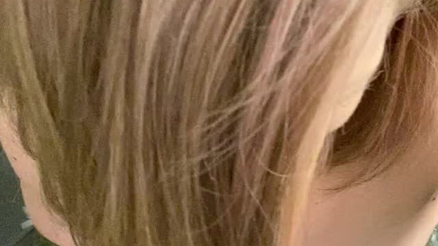 Mature getting herself off in the kitchen