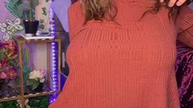 This cutie needs a filling