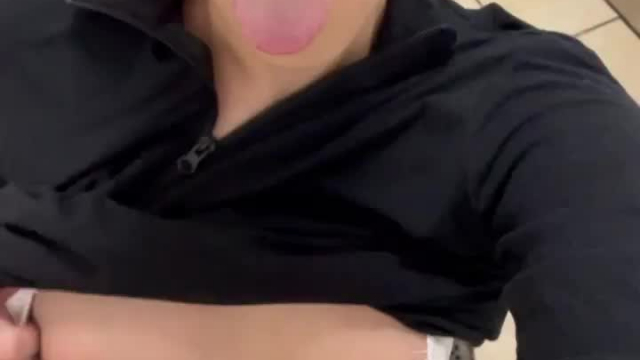 Looking for somebody to put their icing all over my face!