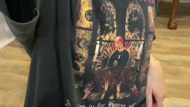 Is this alt girl wild enough for you? (watch until the end 