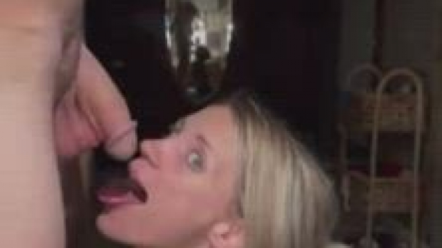 My daughter wanted to feel my cock grow in her mouth