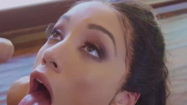 Alexis Tae Getting A Thick Load