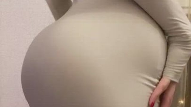 Lifting up her dress