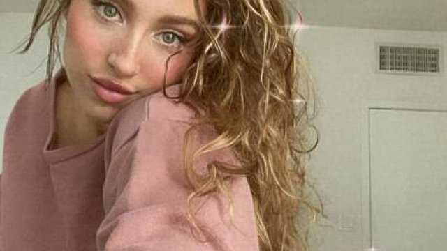 1 upvote = 7 nudes instantly try me