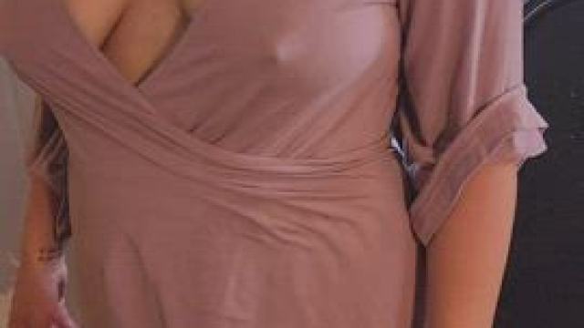 Enjoy my fat ass and the first time I've shown any o f my pussy on reddit