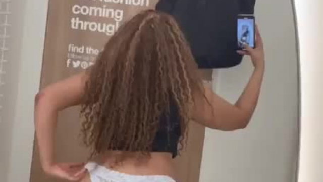 The lighting is always great in here