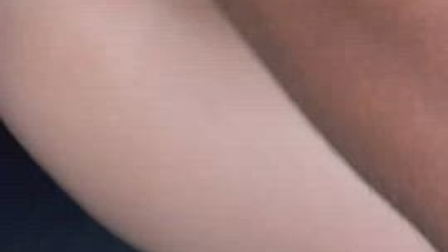 Stretching that pink pussy