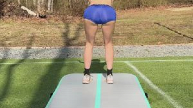 I used to be a gymnast;)