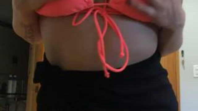 Modeling my new bikini of 2022