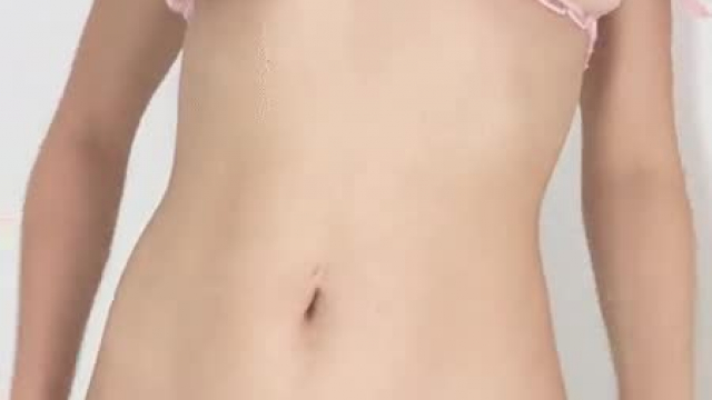 Hot outfits and cuty proportions