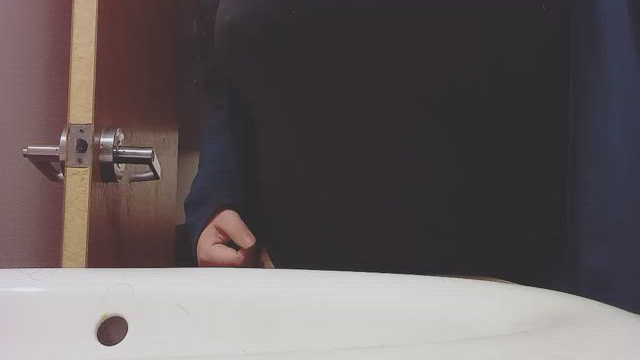 Getting ready for work (f)