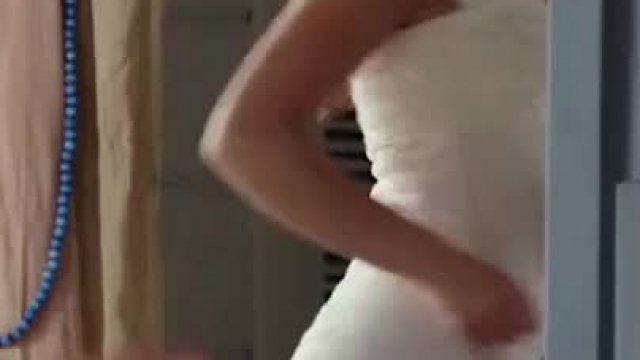 Joey King’s thick booty in a mini dress!