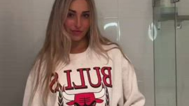 19 posting boobs under my parents roof.. might get grounded