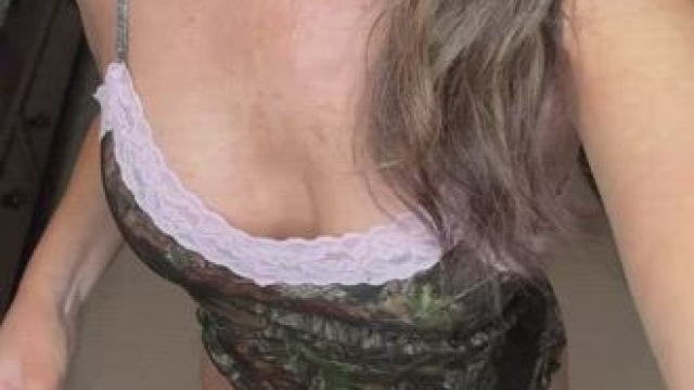 Milf ready to be hunted, you in?! f51