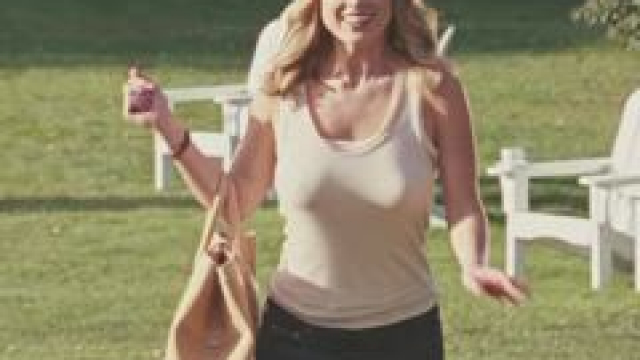 Alice Eve - Sex and the City 2 - Boob Bounce ENHANCED