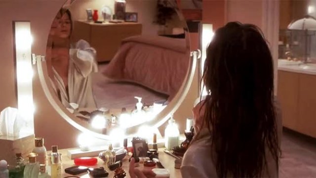 Rhona Mitra in Hollow Man