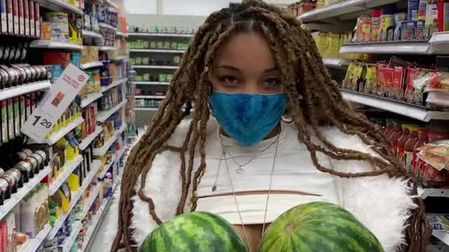 Perks of going shopping with me 