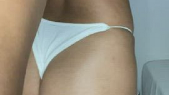 With my natural tits I can squeeze your hard !