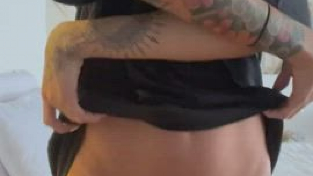 A little bird told me you have a thing for tanned girls