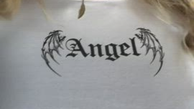 A bit more close up of me :3