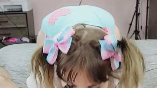 Sucking cock like a good girl 18 years old