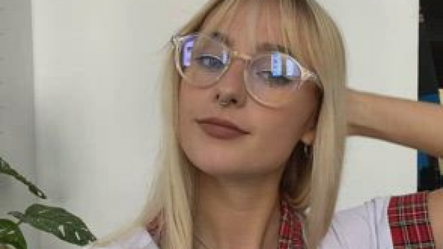 Want some fitting room quickie with me?