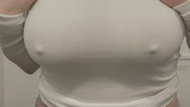 Who doesn't love seeing a women in a turtleneck with no bra ;)