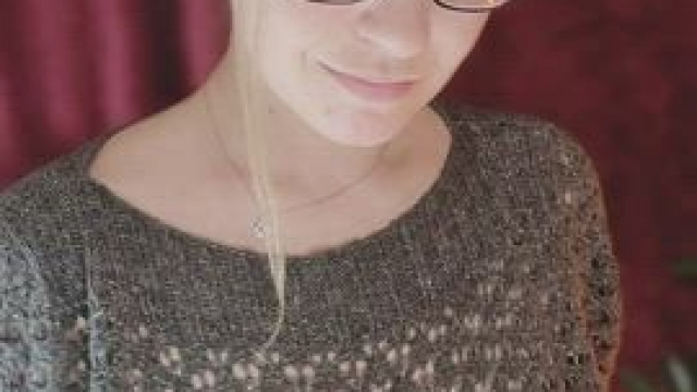 Yes, I'm a nerdy girl, I have big boobs, glasses, I study well, but I think I wo