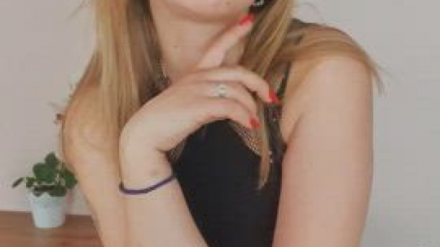 A modest girl with glasses can also surprise with something. Heh