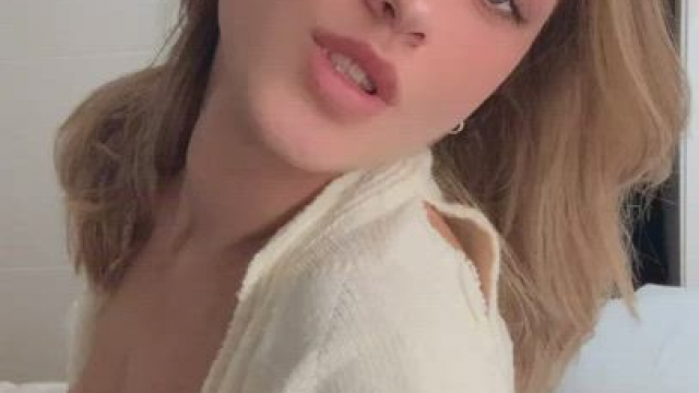 Any volunteer who can help me stretch my ass hole? It has not been used for a lo