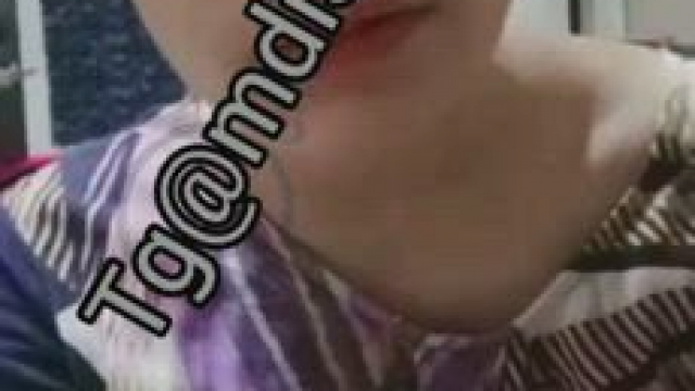 [Must Watch]absolutely beautiful girl showing her gulambi boobs & pussy 