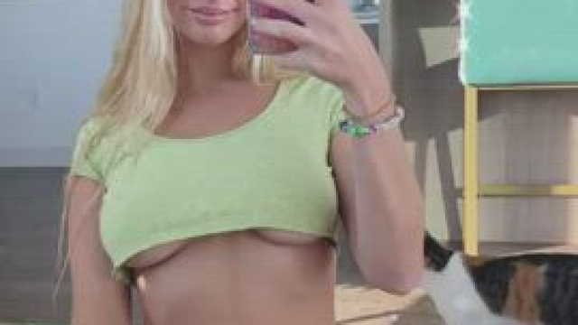 showing off my new tan :D