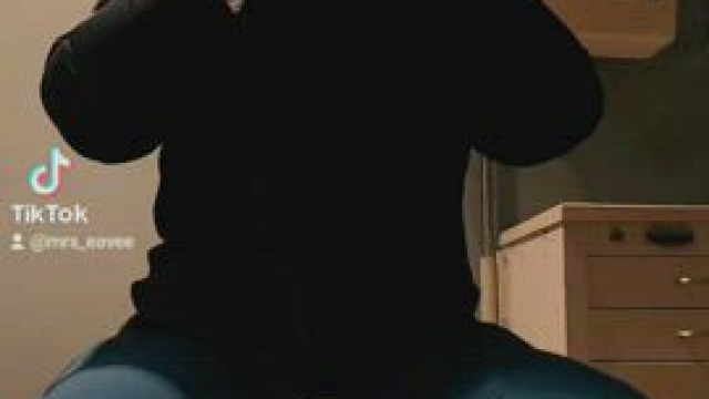 Hi, I'm Nurse Eve. Can I check your vitals?