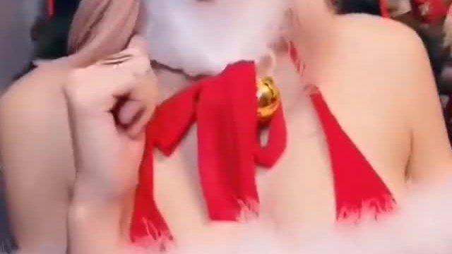 Noel wanna play with you! but only to get your gifts ;) - OC by Kate Key