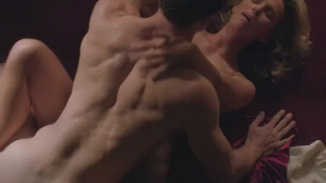 Betty Gilpin - Missionary plot in 'Glow' s03e04