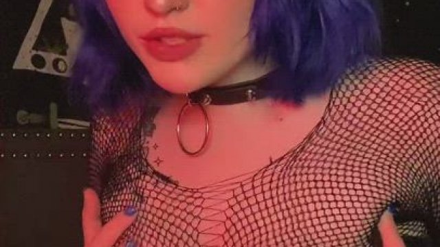 Hi, it’s me kitty! Sub to me and get instant access to hundreds of photos