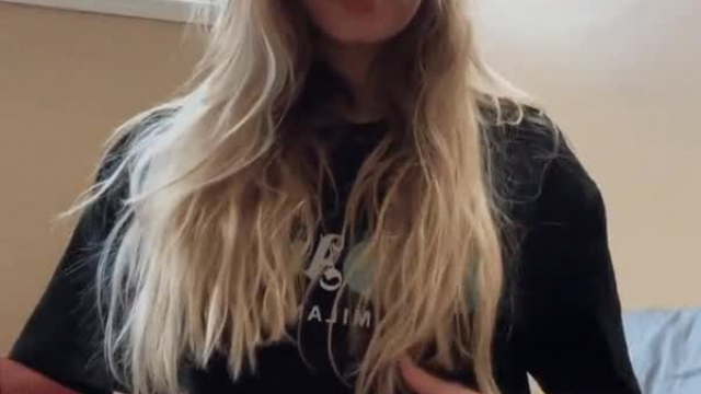 I love showing my petite tits to strangers ????