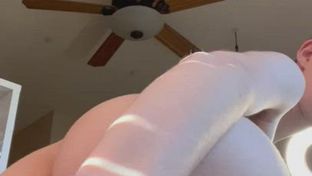 i don’t wanna get out of bed today, who wants to join me?