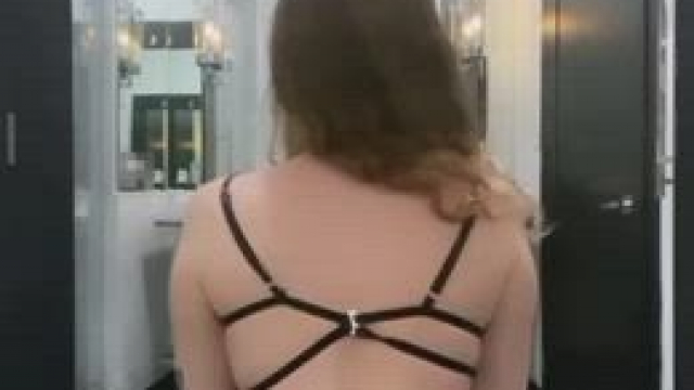 Bounce that booty let's make a movie