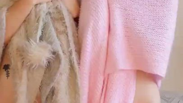 TikTok sluts spread asshole