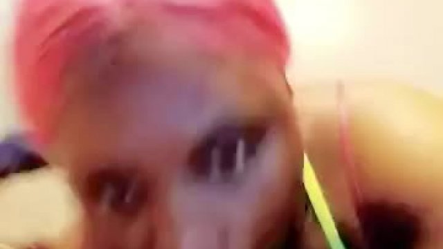 Giving head is my favorite hobby. Would you let me suck your cock? 