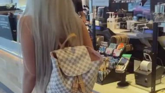 Ill take a coffee... and some of what she is having