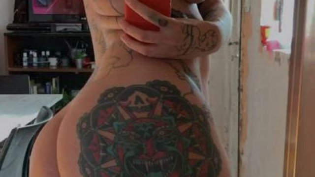 Pull my hair and fuck my ass