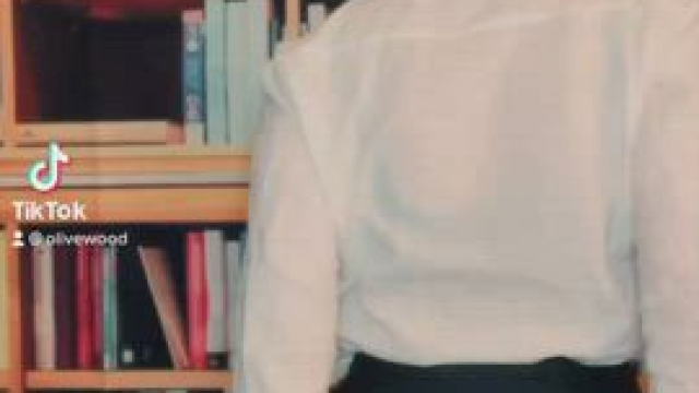 Public librarian for public use