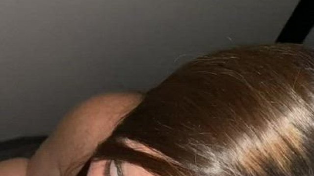 I need to find a booth where there are side-by-side gloryholes so I can suck two